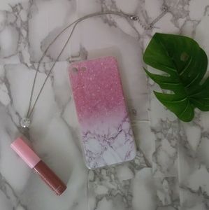 💙NWOT🌧Ombre pink marble case